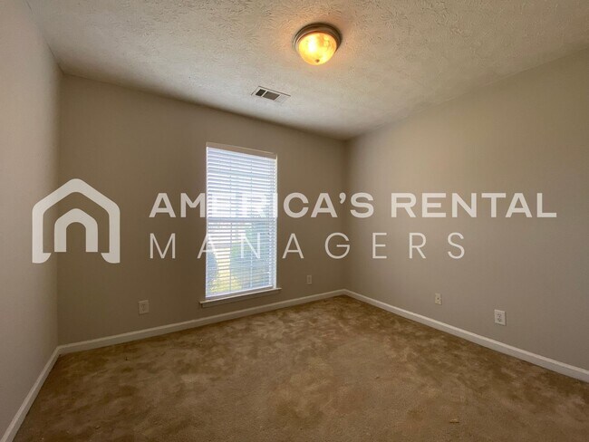 Building Photo - Home for Rent in Montgomery with Fenced in Backyard!!! New LVP Flooring! View with 48 Hours Notic...