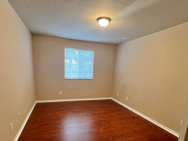 Building Photo - 2552 Marshfield Ct