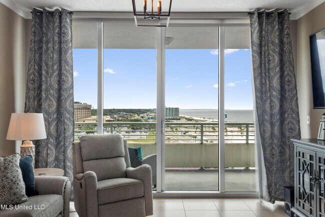 Building Photo - 2060 Beach Blvd