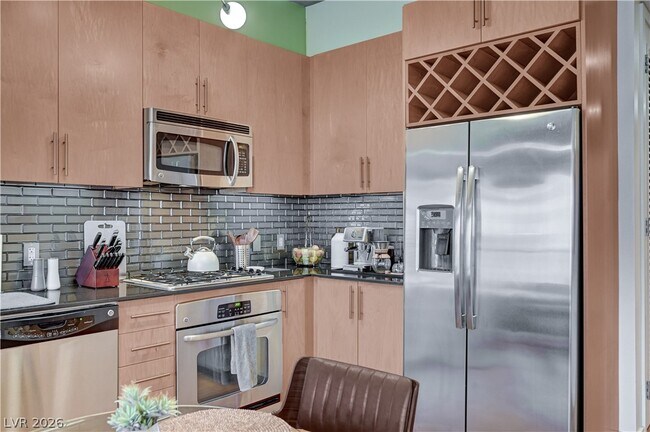 Building Photo - 353 E Bonneville Ave