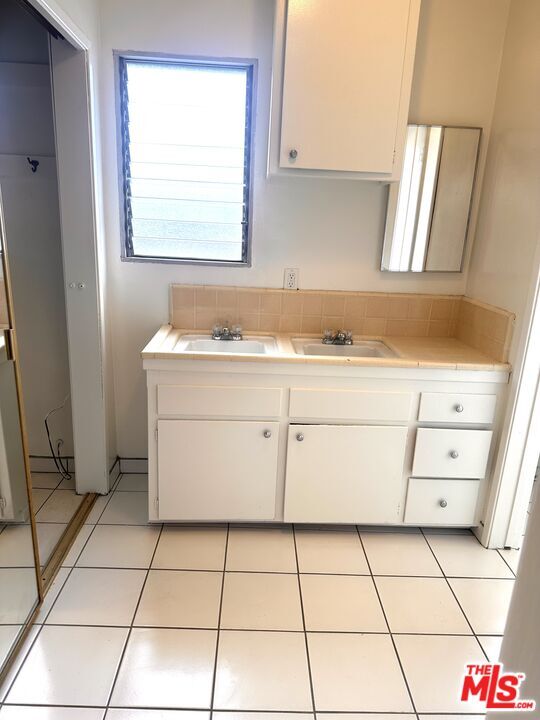 Building Photo - 5411 S Centinela Ave