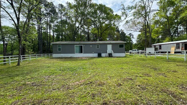 Building Photo - 7865 Pinecone Ln