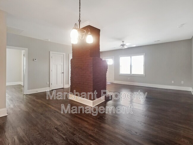 Building Photo - 8 Chaney St