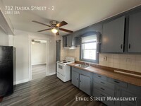 Building Photo - 712 Itaska St