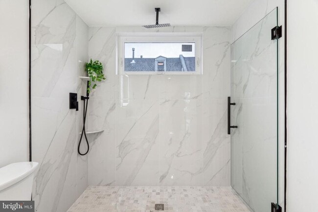 Building Photo - 1106 N Bodine St