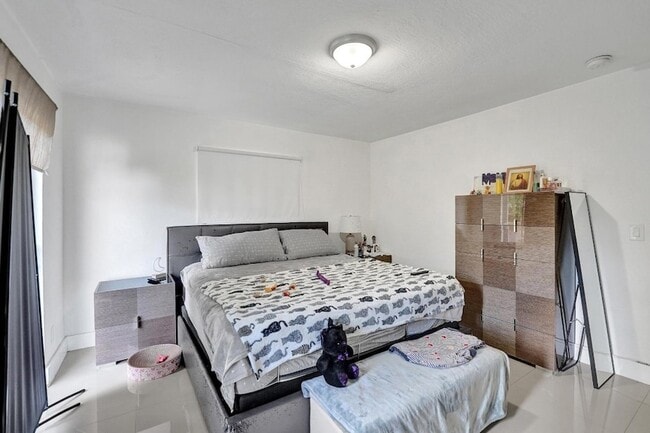 Building Photo - 3322 McKinley St