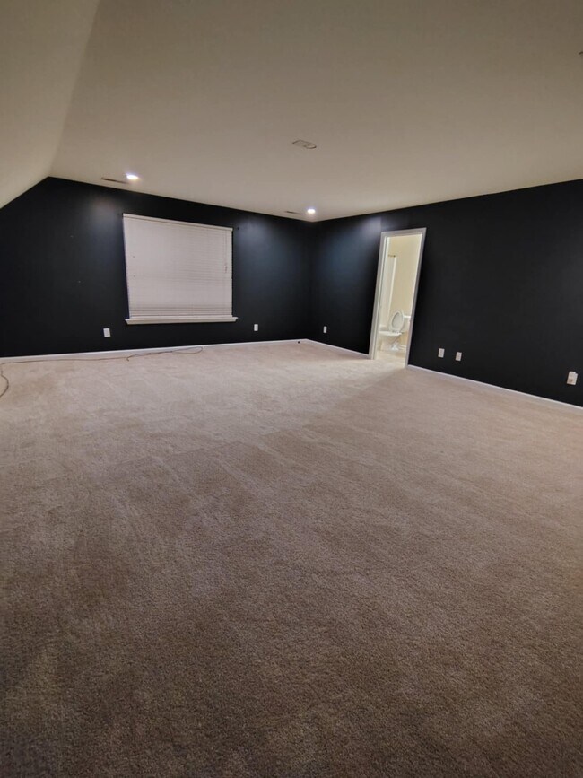 Building Photo - 103 Plamondon Dr