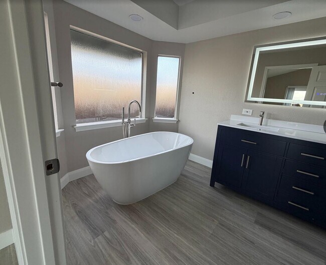 Building Photo - 1958 Windward Point