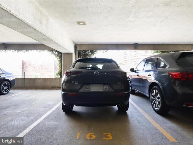 Building Photo - 2465 Army Navy Dr