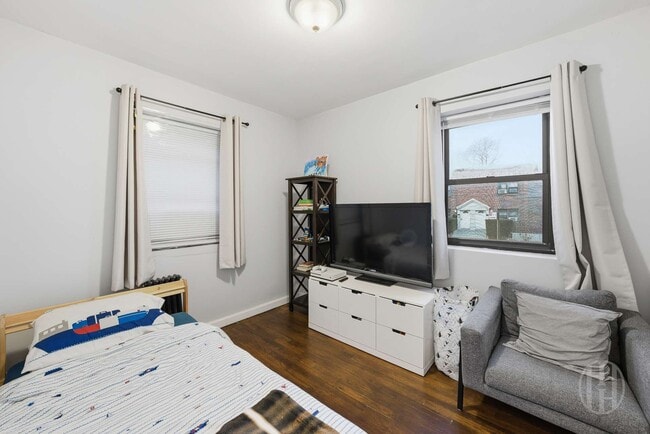 Building Photo - 144-46 77th Rd