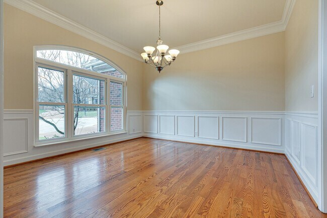Building Photo - 808 Callahan Pl