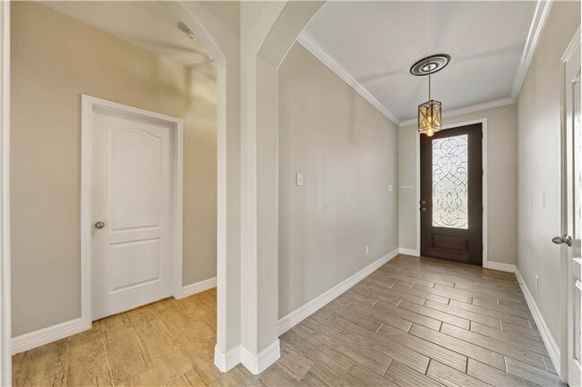 Building Photo - 7721 Dove Holw Dr