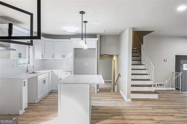 Building Photo - 2900 Eleanor Terrace NW