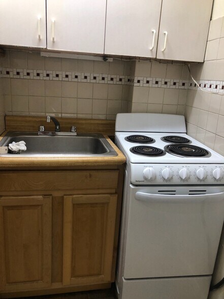 Primary Photo - 87 1st Ave