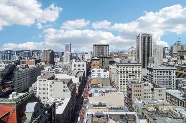 Building Photo - 690 Market St