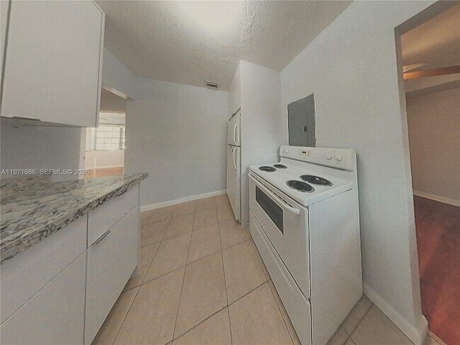 Building Photo - 14901 NW 9th Ct