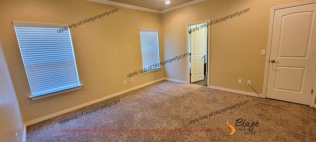 Building Photo - Rockstar Home with Stunning Features – 3 Bed/2 Bath Gem