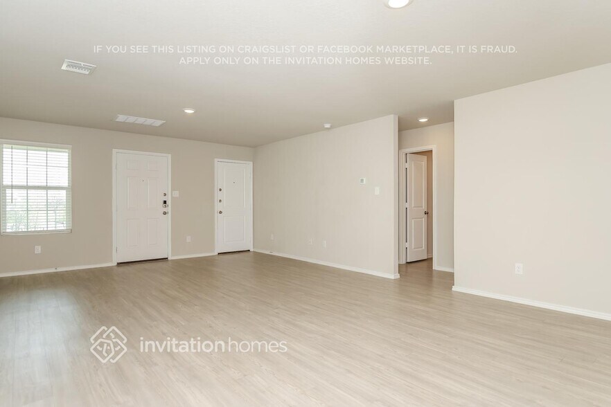 Building Photo - 5723 Fruchel Wy