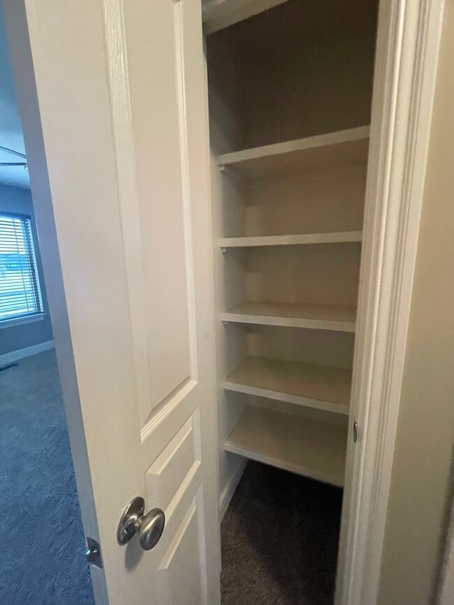 Building Photo - Beautiful 4BD in Battlefield, MO