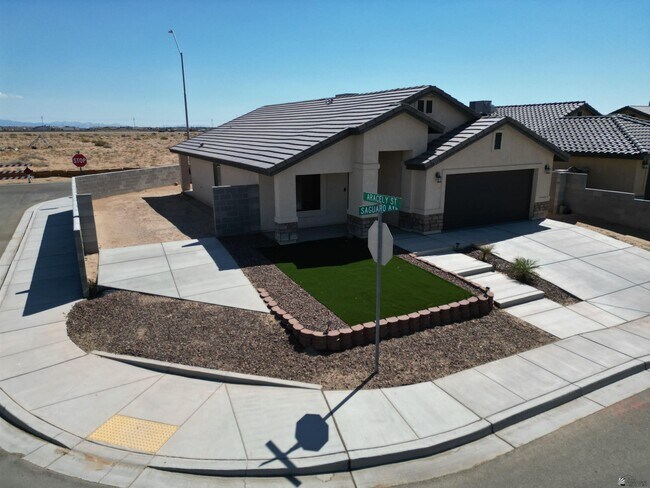 Building Photo - 291 N Saguaro Ave
