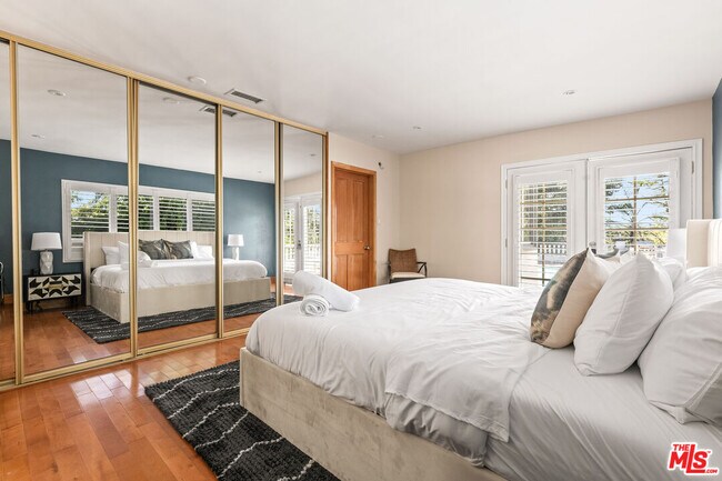 Building Photo - 3200 Oakley Dr