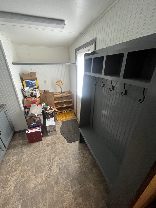 Building Photo - 12 Ray Dr