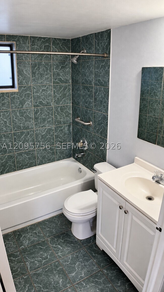 Building Photo - 5290 W 21st Ct