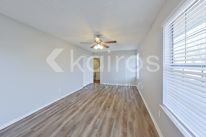 Building Photo - 832 Courtenay Pl