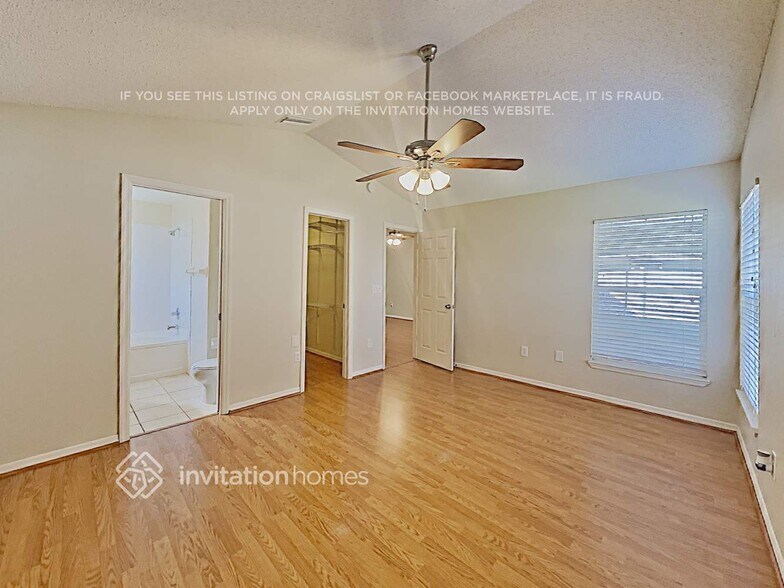 Building Photo - 27347 Breakers Dr