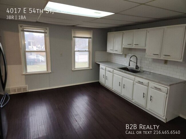 Building Photo - 4017 E 54th St