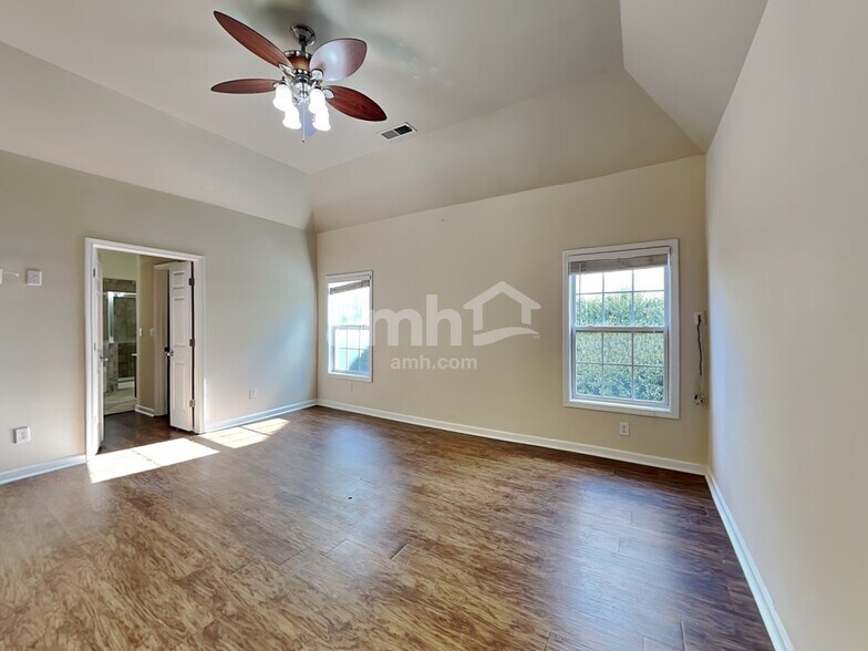 Building Photo - 5609 Grammercy Dr SW