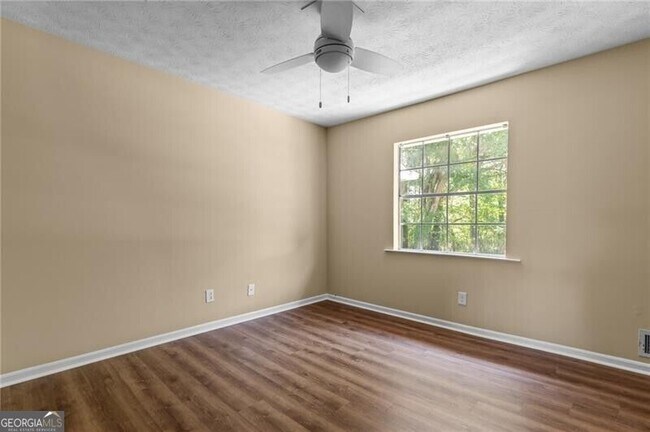 Building Photo - 392 Northdale Ct