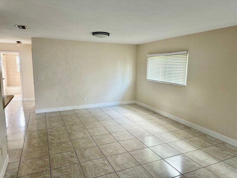 Dining room - 108 Pinion Cir