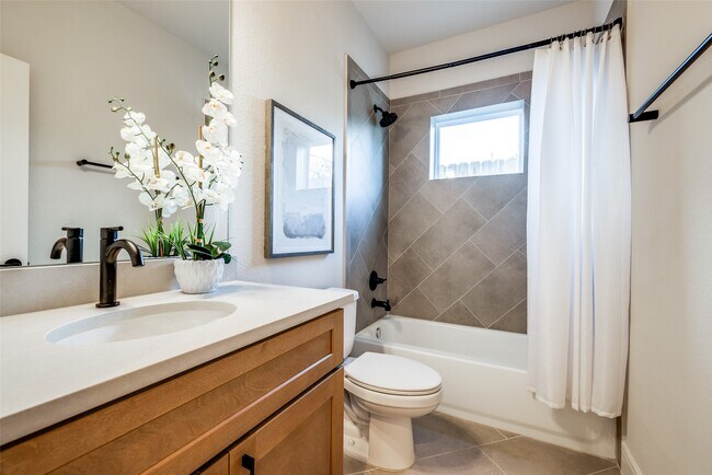 Building Photo - 6506 Old Olive Tree Dr