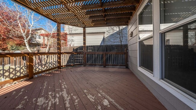 Building Photo - Westside 5 Bedroom Home Nestled Near Ute V...