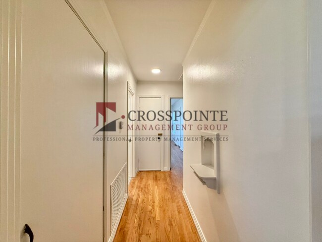 Building Photo - Charming 3 Bedroom, 2 Bathroom Home!