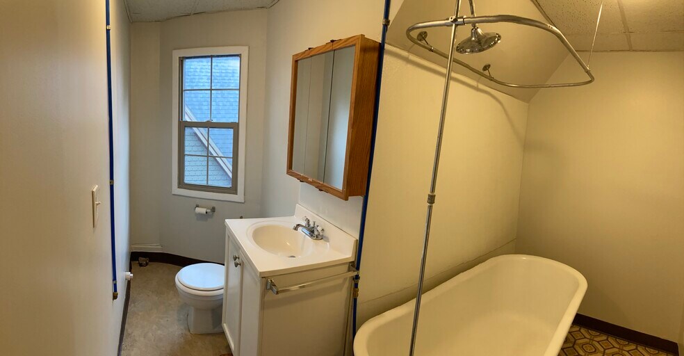 Building Photo - 257 Richmond Ave