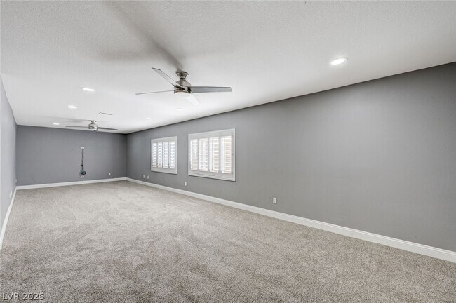 Building Photo - 3800 Beacon Point St