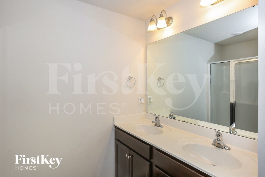 Building Photo - 2020 Cypress Village Dr NW