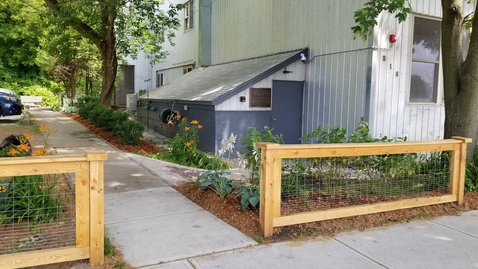 Walkway to Entrance - 216 Lake St