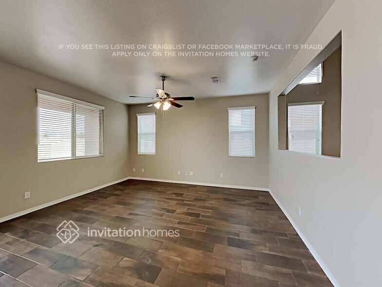 Building Photo - 994 S 202nd Ln
