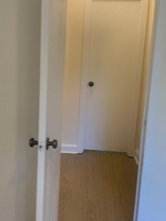 Building Photo - REMODELED NW RALEIGH TOWNHOME OFF LEESVILLE ROAD
