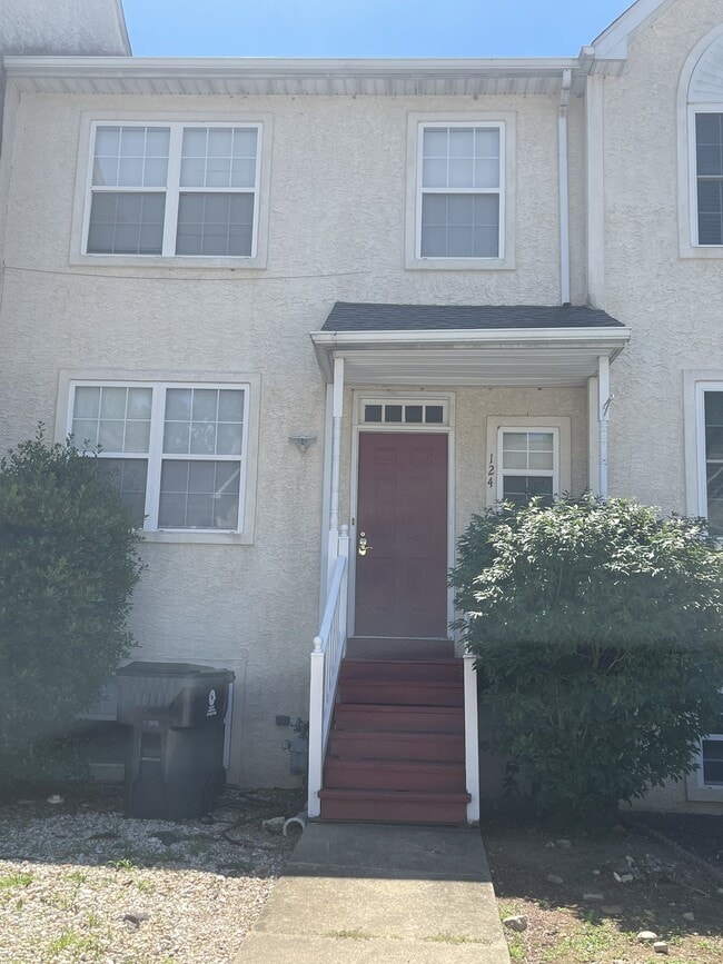 Building Photo - 124 Richards Ln