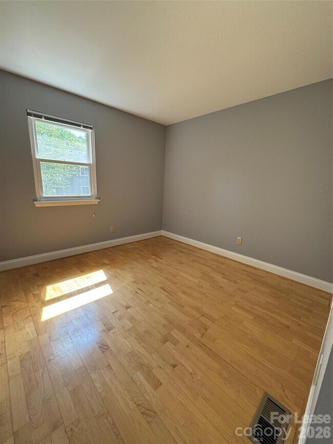 Building Photo - 3282 Heathstead Place