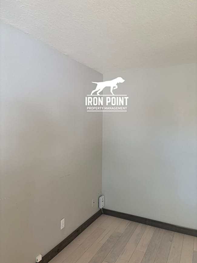 Building Photo - 3 Bed/1 Bath off Broadway near downtown Boise & BSU - Landscaping Included.