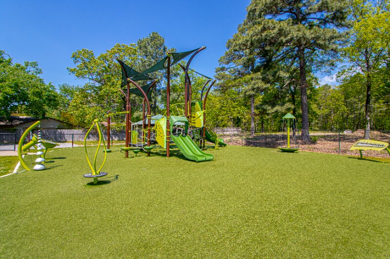 Building Photo - 3320 Henson Pl