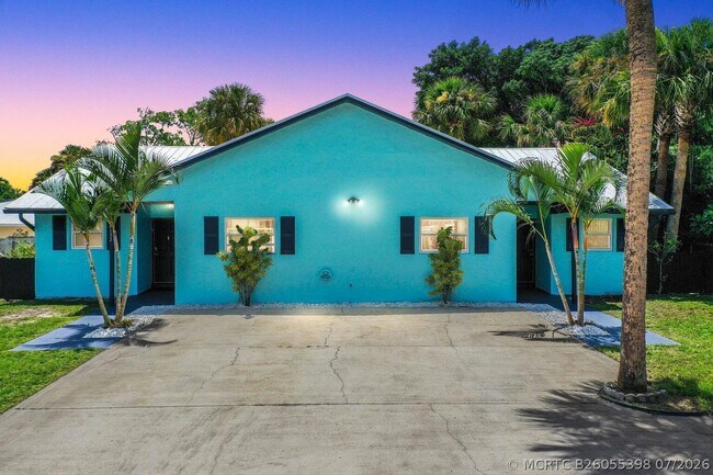 Building Photo - 2132 NE Pelican Terrace