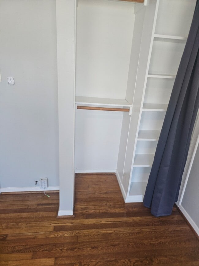 Building Photo - 10510 Sierra Dr