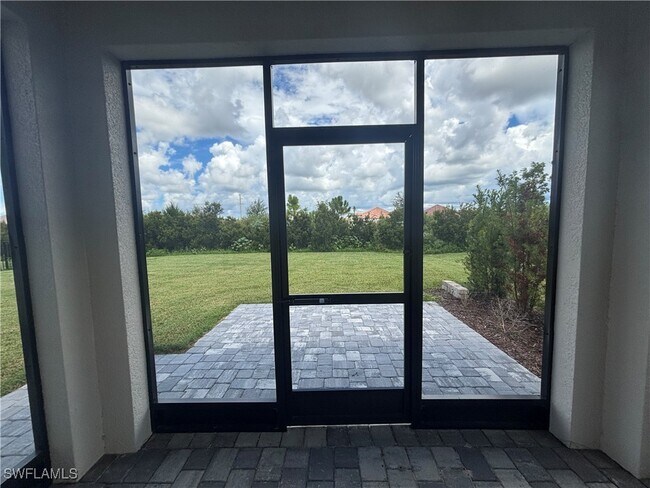Building Photo - 483 Daylily Blvd