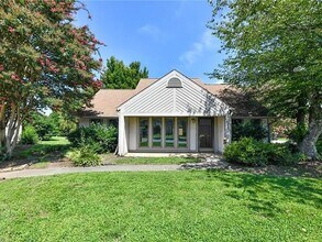 Building Photo - 2 Bedroom 2 Bath town home COMING SOON!!!!